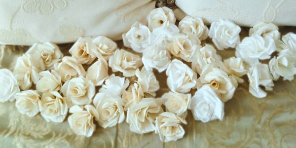 white-paper-flower-centrepieces-coffee-filter-flowers